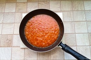 Жареная треска с помидорами и оливками - фото шаг 6