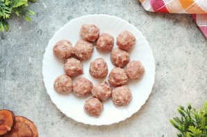 Мясные фрикадельки - фото шаг 7