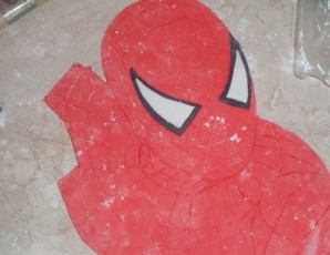 Торт бисквитный "Человек-паук" - фото шаг 6