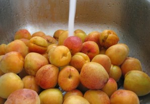 Варенье из абрикосов без воды - фото шаг 1
