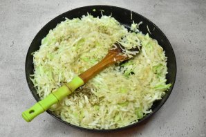 Начинка из фарша и капусты для блинов - фото шаг 3