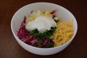 Салат с сыром и орехами - фото шаг 5