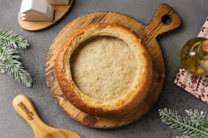 Сырный крем-суп с грибами в хлебе "Веселый Кролик" - фото шаг 11