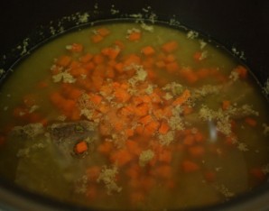 Гороховый суп с мясом в мультиварке - фото шаг 3
