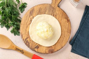 Хычины с сыром и картофелем - фото шаг 9