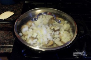 Жареная картошечка с луком - фото шаг 10