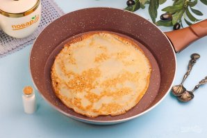 Блины дрожжевые на молоке - фото шаг 7