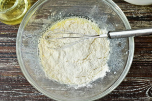 Бисквитные блинчики на сковороде - фото шаг 3