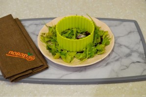 Слоеный салат с авокадо - фото шаг 2