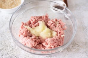 Мясные тефтели с рисом - фото шаг 2