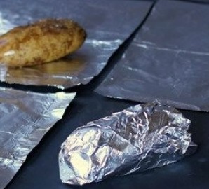 Картошка в фольге в мультиварке - фото шаг 4
