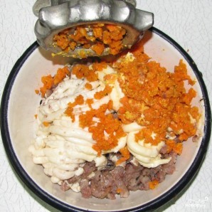 Форшмак с морковью и плавленным сыром - фото шаг 2