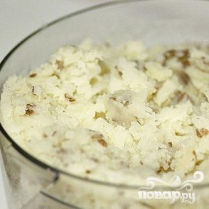 Запеченный картофель с луком, сыром и сметаной - фото шаг 2