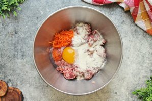 Котлеты из говядины в духовке - фото шаг 5