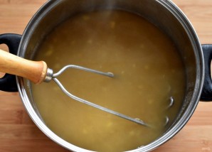 Суп из белой фасоли с яйцами и сосисками - фото шаг 2
