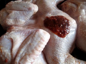 Курица в духовке с аджикой - фото шаг 4