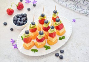 Сыр с ягодами и фруктами - фото шаг 5