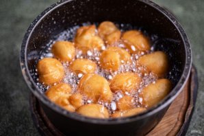 Баурсаки на кефире без дрожжей - фото шаг 9