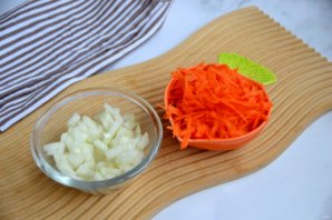 Рулет из фарша с яйцом - фото шаг 5