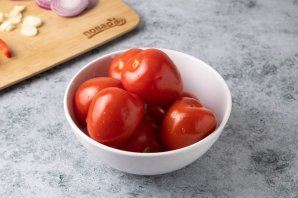 Сладкие помидоры в литровой банке на зиму - фото шаг 3