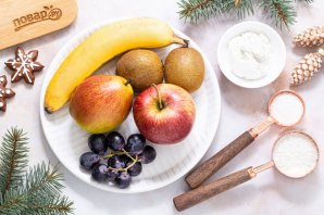 Фруктовый салат на Новый год Лошади - фото шаг 1