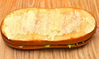 Быстрые бутерброды на стол - фото шаг 5