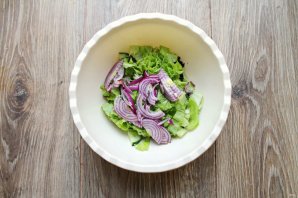 Салат из огурцов с базиликом - фото шаг 5