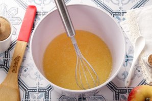 Быстрый яблочный пирог - фото шаг 5
