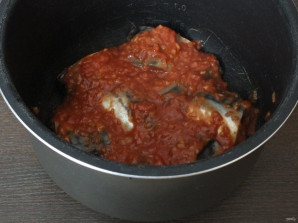 Скумбрия в томатном маринаде с кетчупом - фото шаг 4