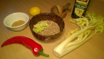 Салат из зеленой чечевицы диетический - фото шаг 1