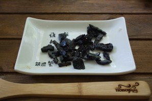 Мясо с черносливом тушеное - фото шаг 2
