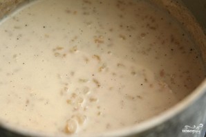 Пудинг из коричневого риса с клубникой - фото шаг 1