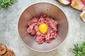 Новогодние котлеты - фото шаг 2