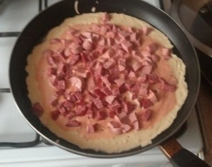 Пицца на сковороде на сметане - фото шаг 3