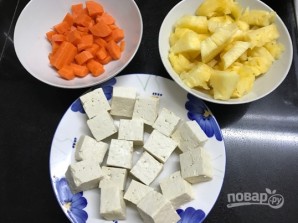 Тофу во фритюре с ананасом - фото шаг 1