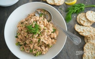 Простой салат с лососем - фото шаг 5