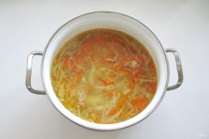 Овощной суп с перцем и зеленым горошком - фото шаг 7