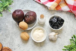 Свекла с черносливом - фото шаг 1