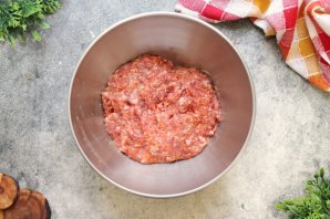 Котлеты из говядины в духовке - фото шаг 7