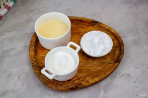 Глазурь из сухого молока и сгущенки - фото шаг 1