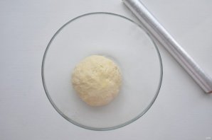 Белая пицца с лососем - фото шаг 6