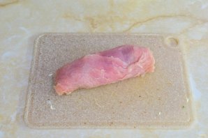 Рулетики из индейки в духовке с начинкой - фото шаг 7