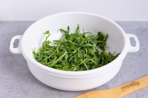 Зеленый салат без майонеза - фото шаг 2