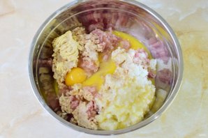 Котлеты из кролика - фото шаг 5