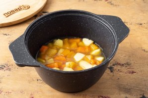 Сладкий тыквенный крем-суп с корицей - фото шаг 4