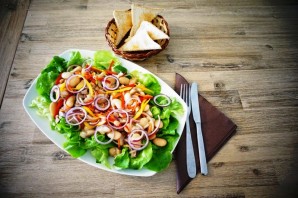 Овощной салат с филе сельди - фото шаг 6