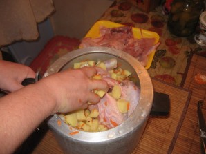 Курица с картошкой в скороварке - фото шаг 9