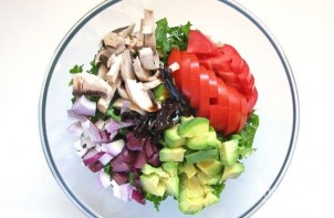  Салат с авокадо и шампиньонами - фото шаг 1