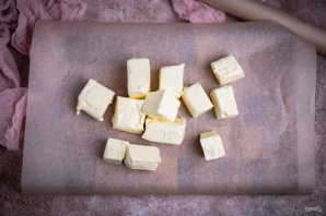 Слоеные пирожки с сыром и луком - фото шаг 9