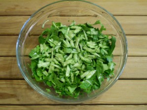 Салат зеленый - фото шаг 7